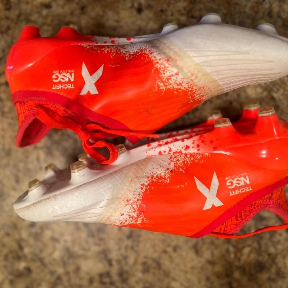 Soccer cleats